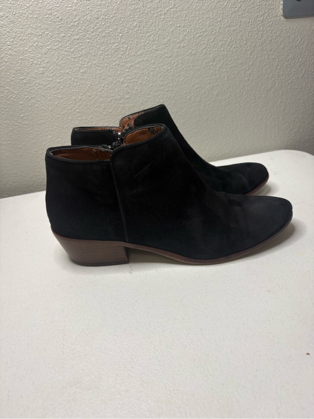 Sam Edelman Petty Black Suede Ankle Booties Women’s Size 9 Leather Zip Low Heel